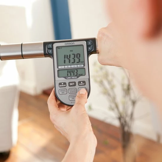 OMRON BF511 Personenweegschaal - Slimme Weegschaal Met Lichaamsanalyse - Smart Scale - Klinisch Gevalideerd - Max. 150kg - Blauw - Afbeelding 2